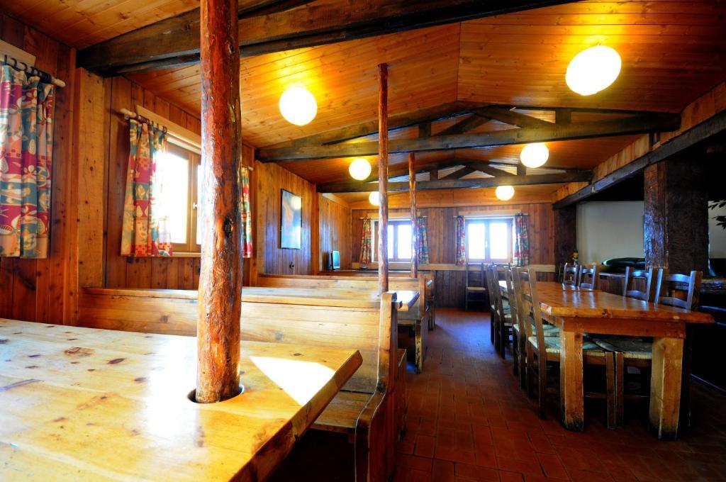 Hotel Les Lores Vars  Buitenkant foto