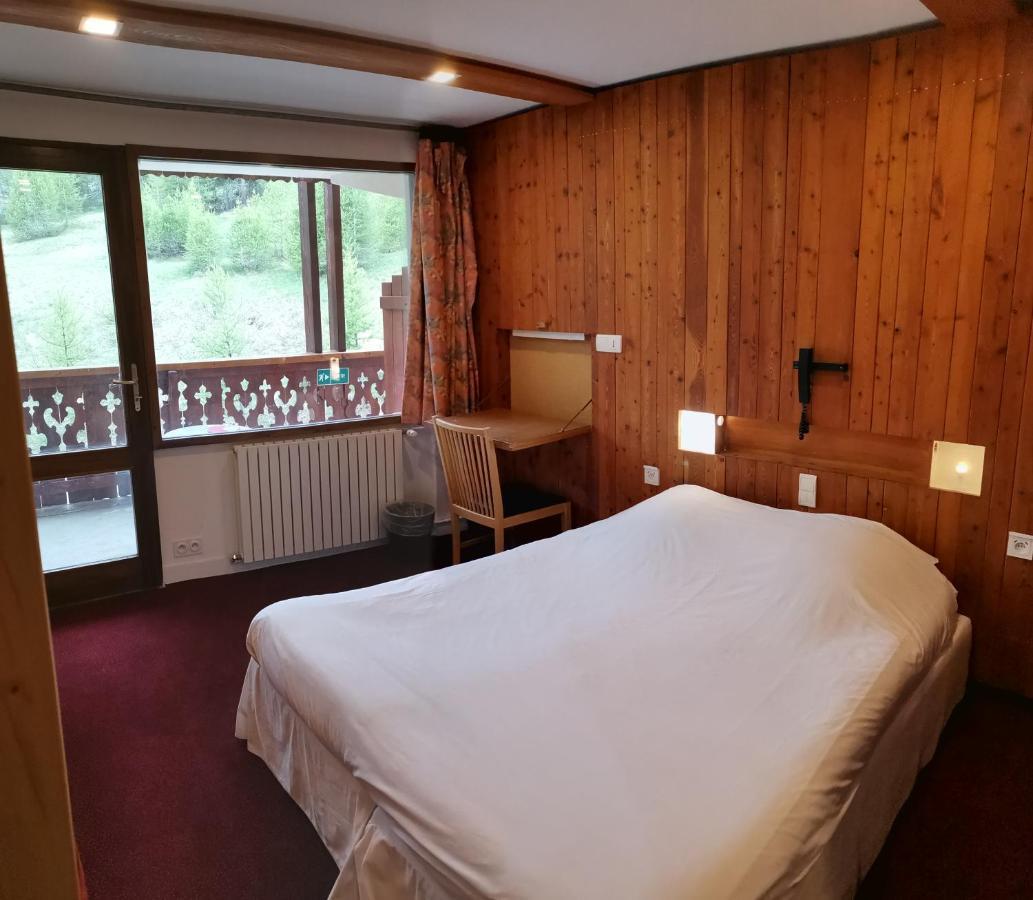 Hotel Les Lores Vars  Buitenkant foto